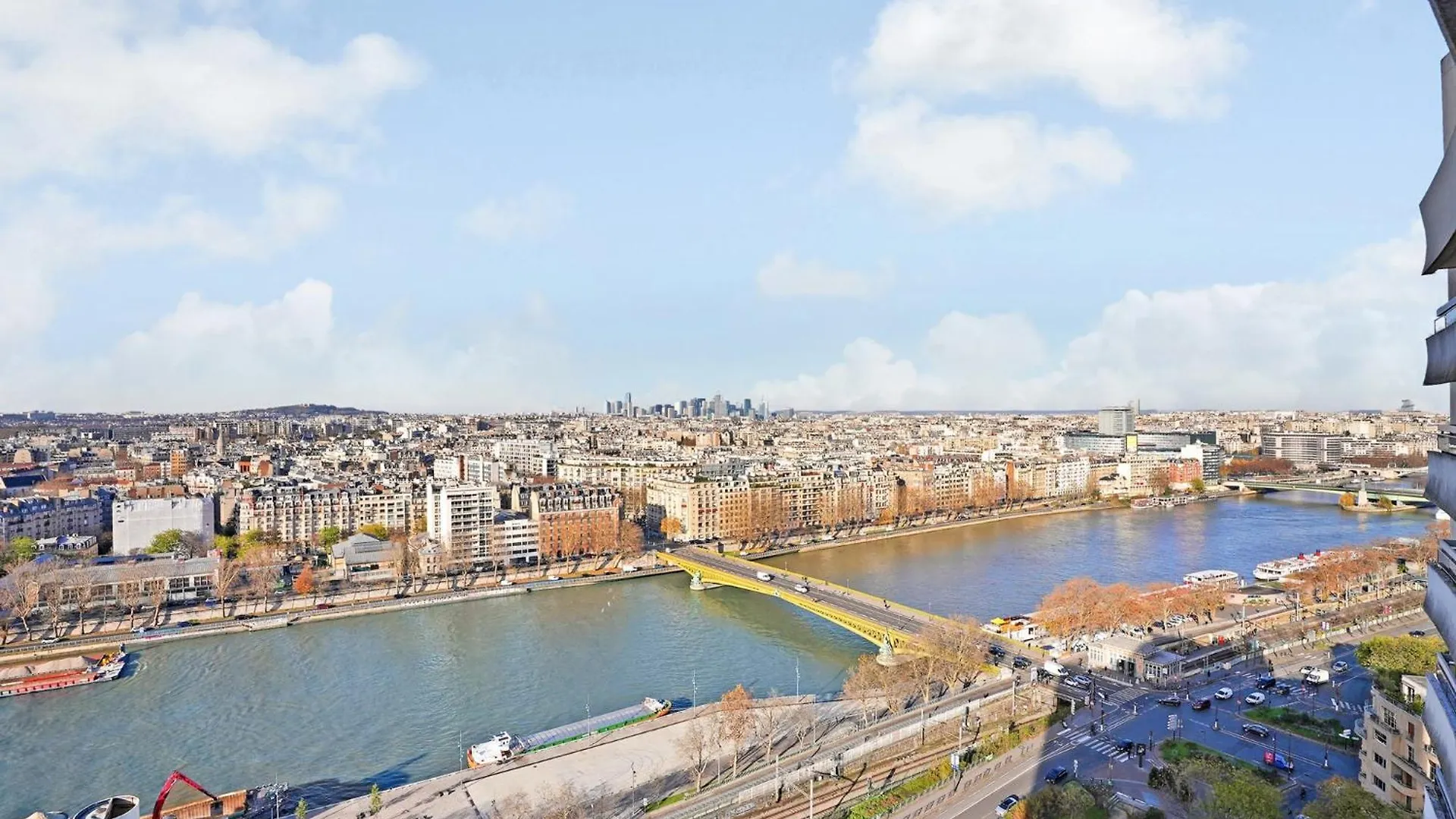 Studio Refait A Neuf Avec Balcon Et Vue Sur La Seine - Bail Mobilite Paris 0*,  France