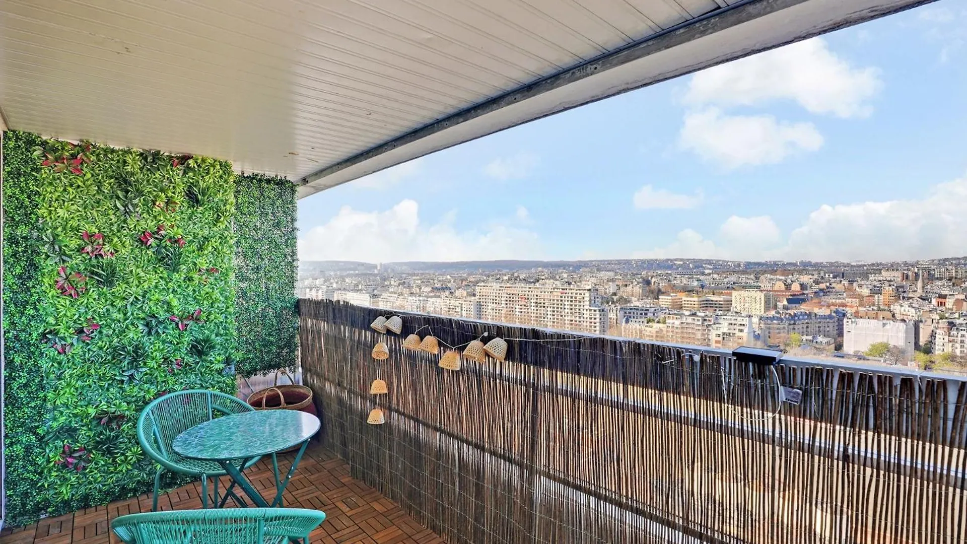 Apartment Studio Refait A Neuf Avec Balcon Et Vue Sur La Seine - Bail Mobilite Paris France